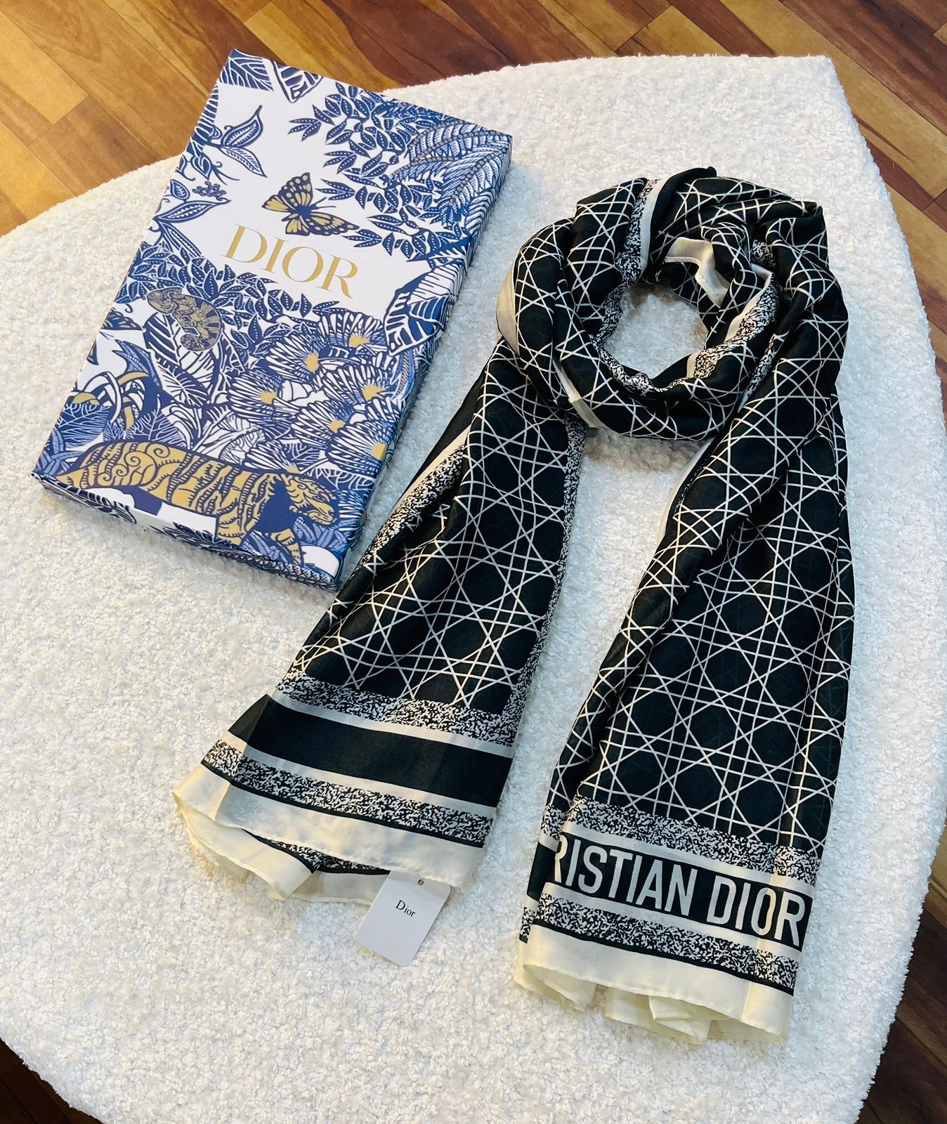 Dior top scarf