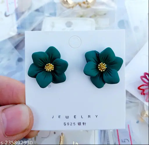 Flower petal Korean stud