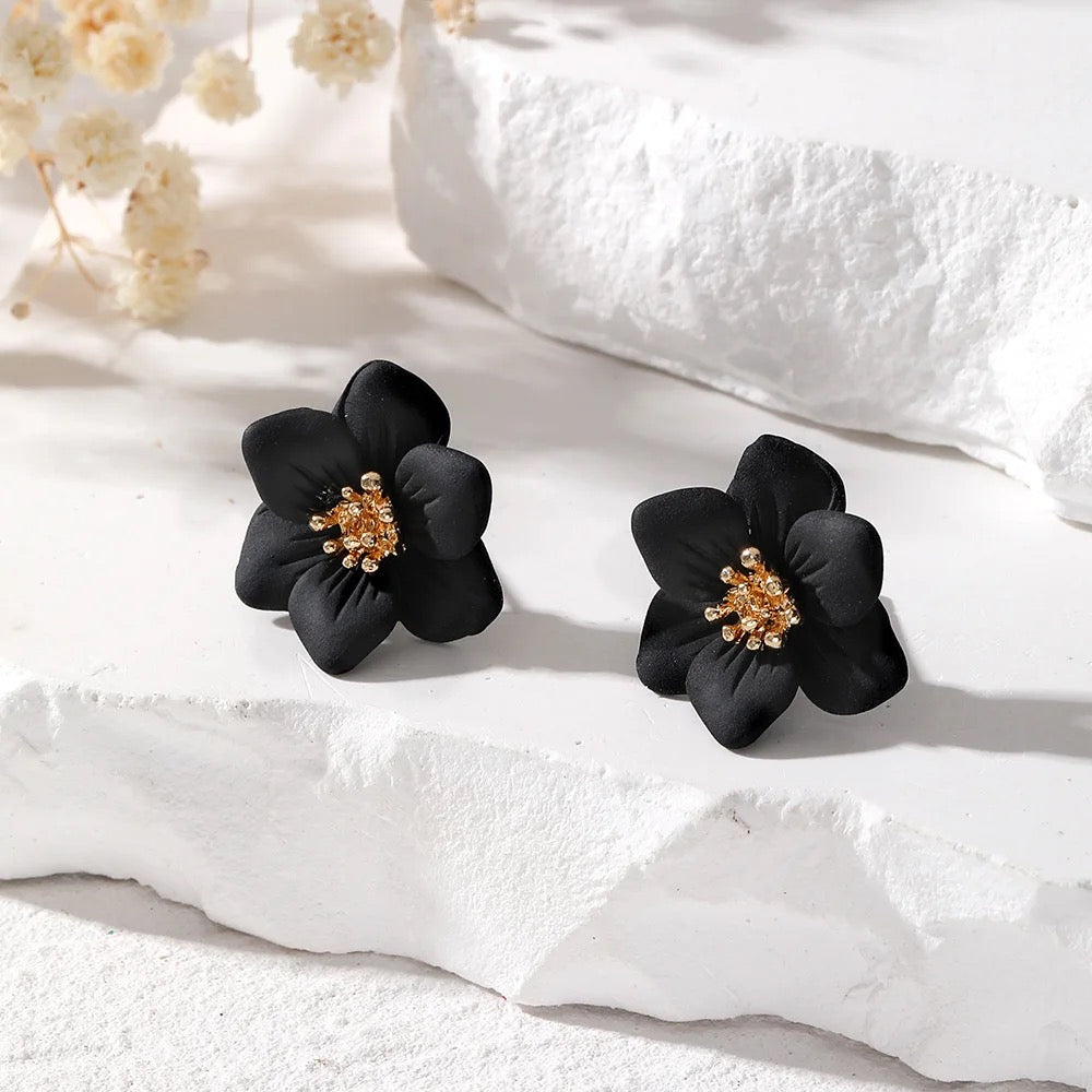 Flower petal Korean stud