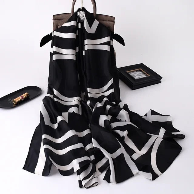 Black and white printed scarf