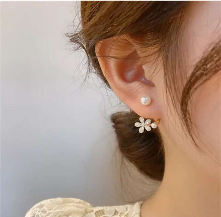 Fresh Daisy Korean Studs