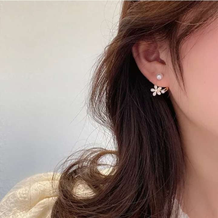 Fresh Daisy Korean Studs