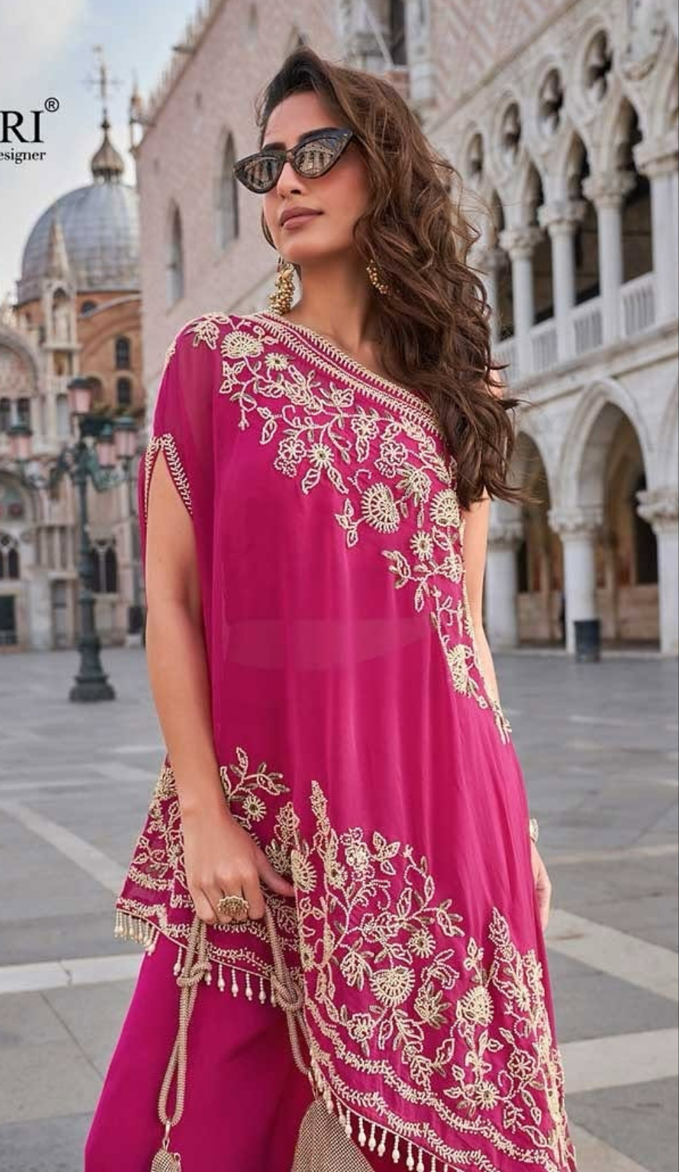 Royal Fuchsia Blossom Cape Set