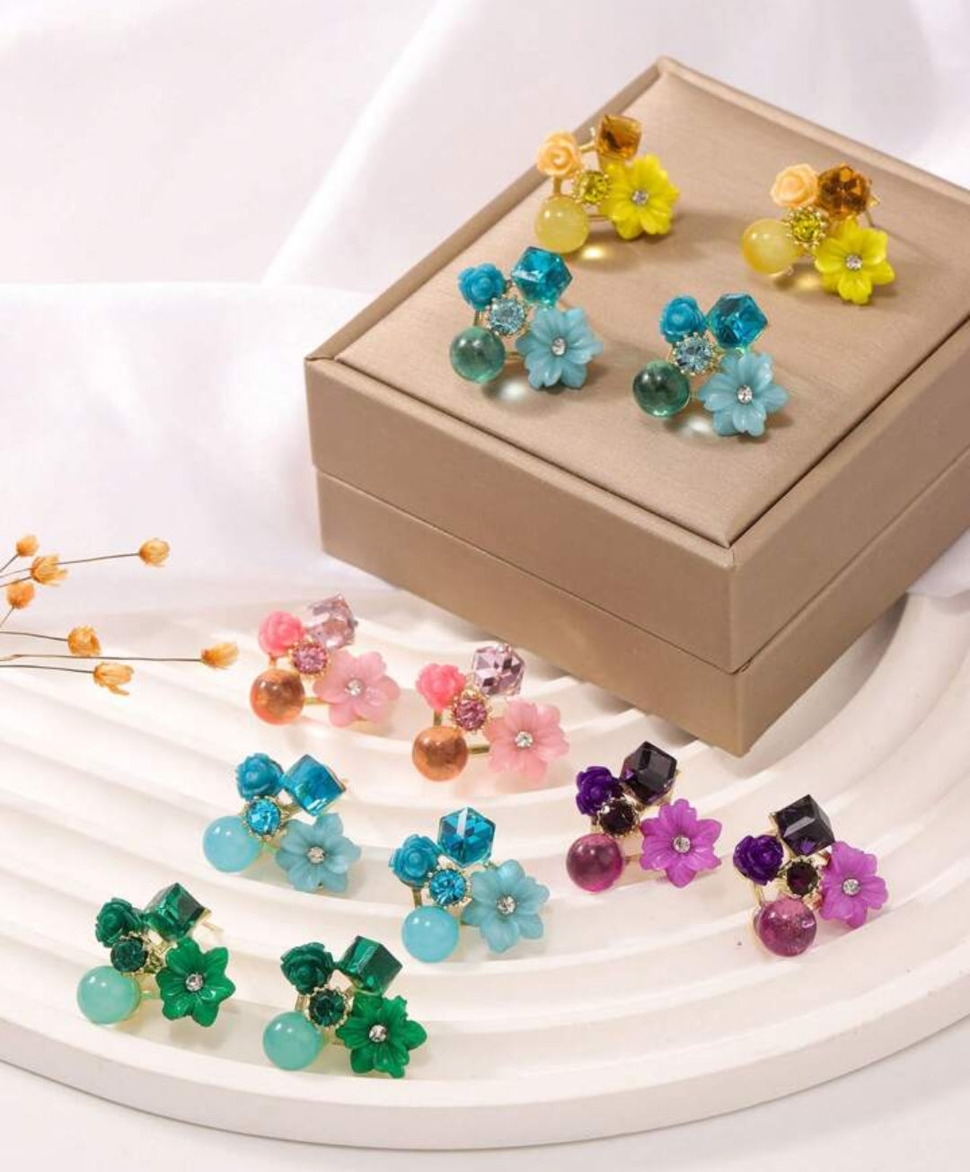 Korean Vintage Resin Flower Studs