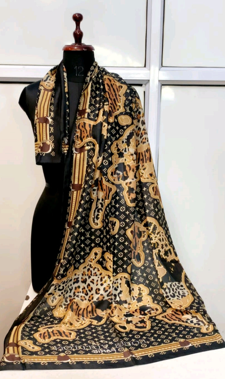 Diamore scarf