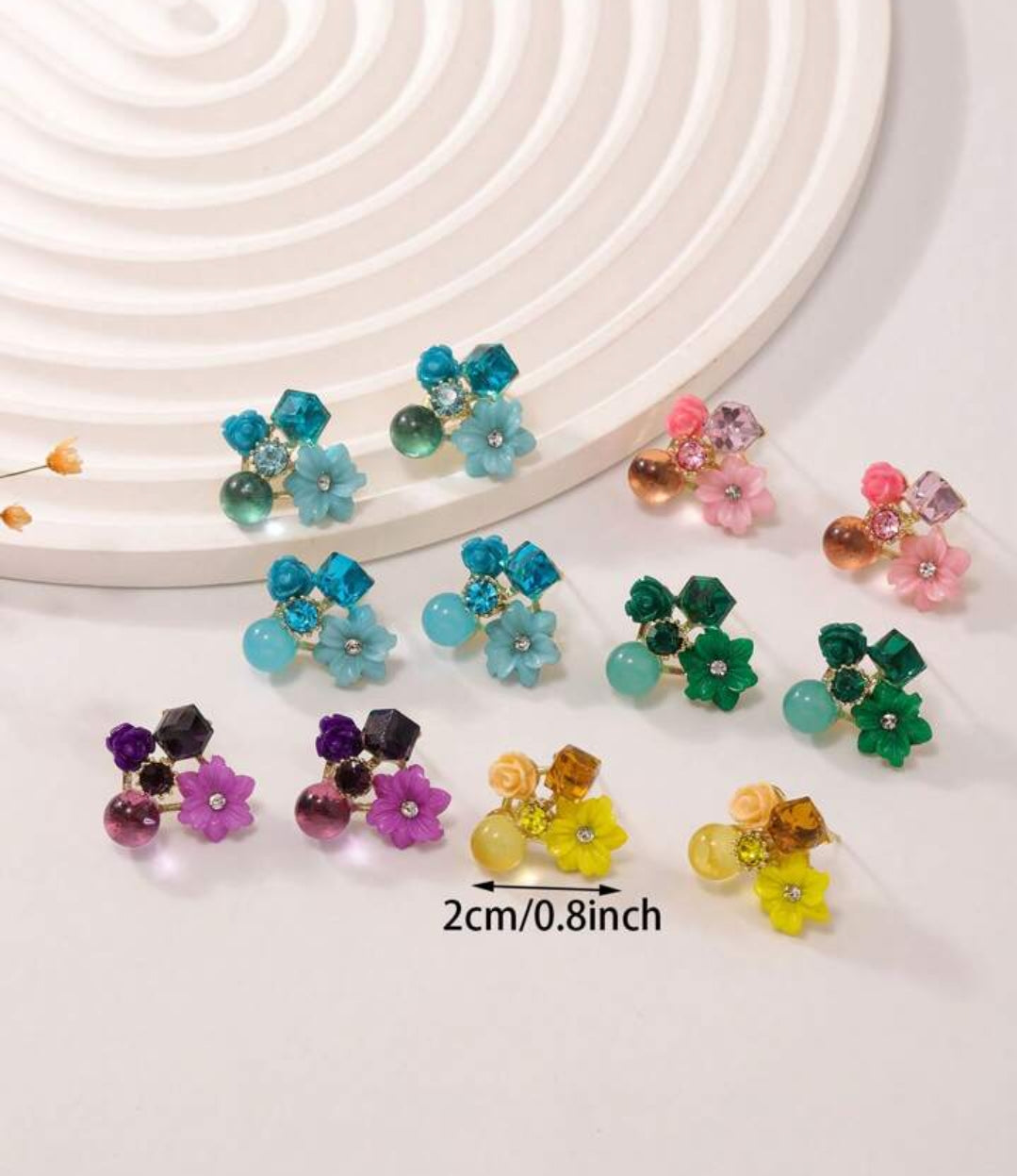 Korean Vintage Resin Flower Studs