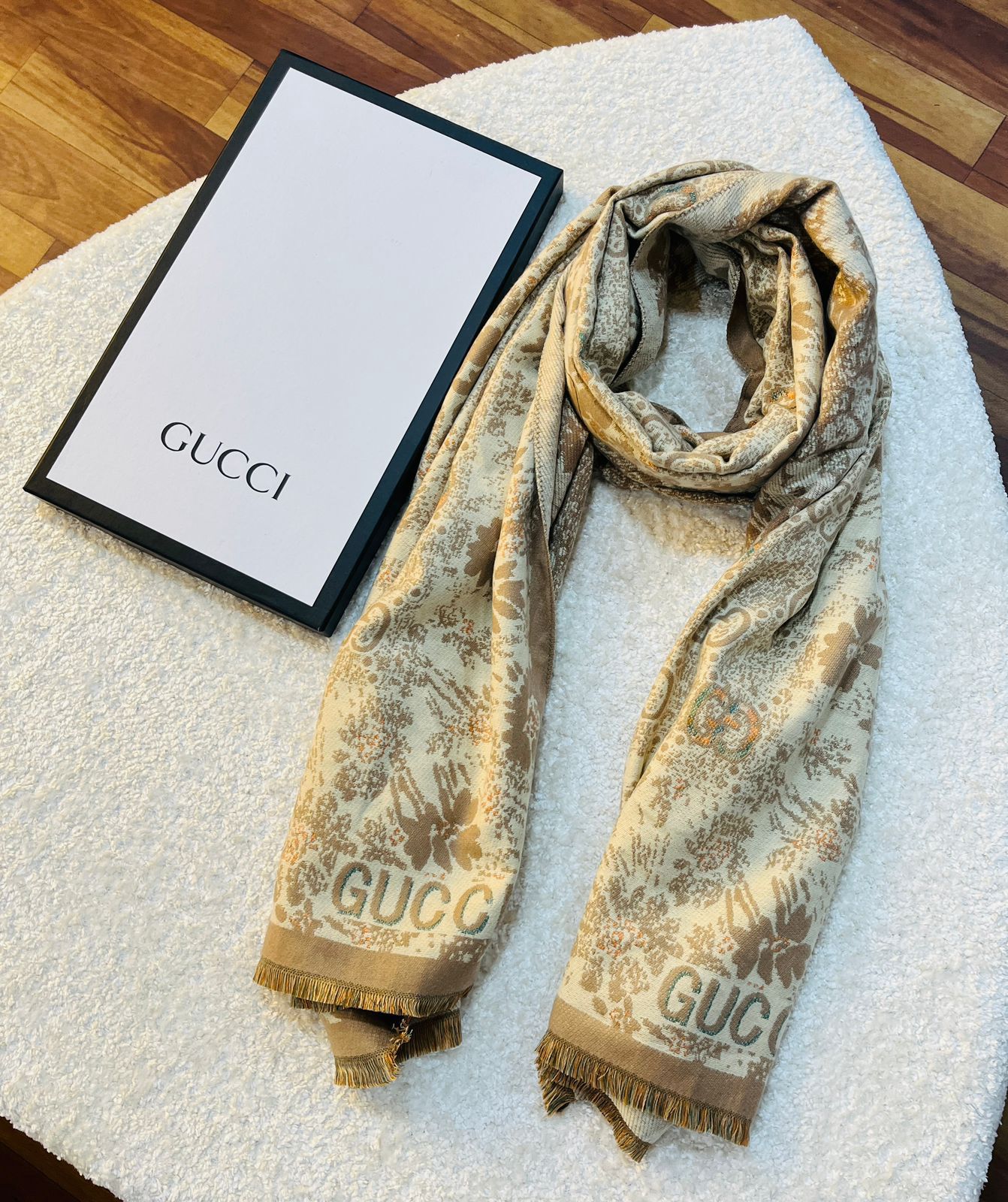 Branded GC floral Winter Reversible Stole