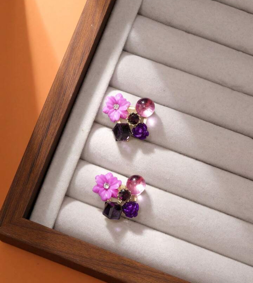 Korean Vintage Resin Flower Studs